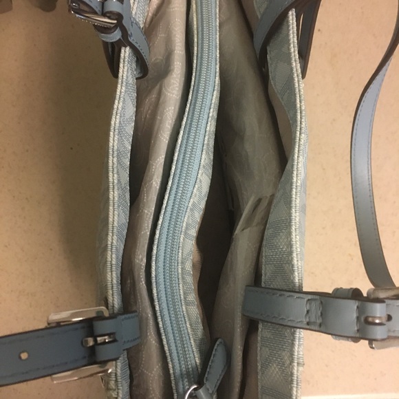 Michael Kor’s bag. - Picture 3 of 3